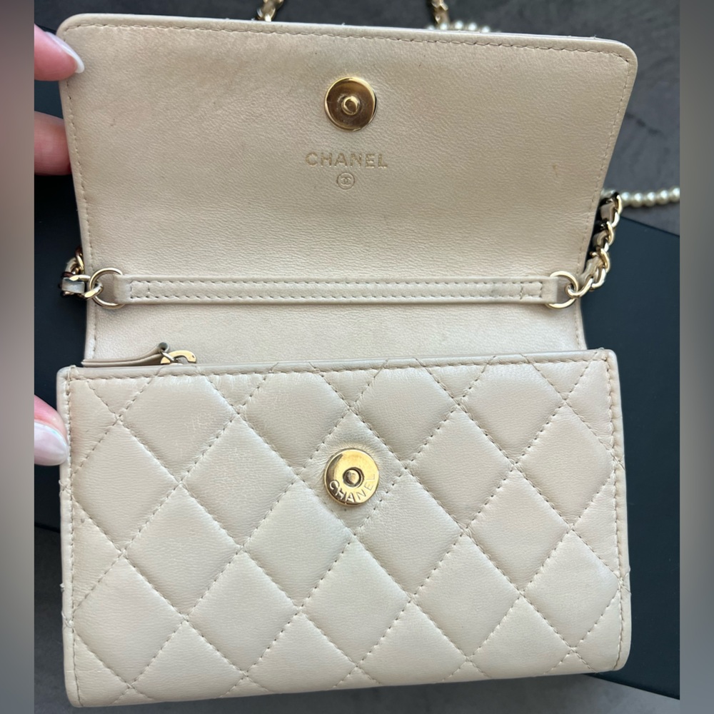 reserved-Chanel Iridescent Pearl WOC Bag - Picture 9 of 17